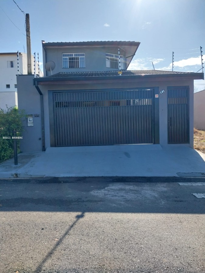Casa, 3 quartos, 180 m² - Foto 1